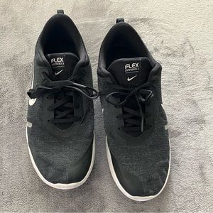Nike Flex Experience 8 men’s sneakers, gray and black. Size 9 used, great shape!